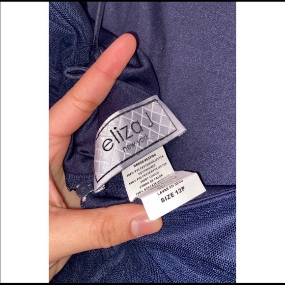 Formal Dress - Picture 2 of 4